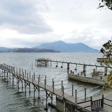 By The Lake 莱克 外观 照片